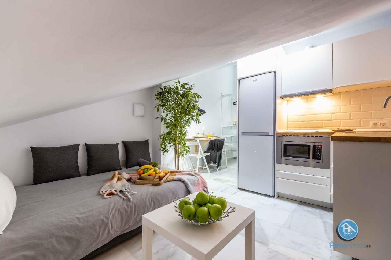 Apartamentos Marmoles Malaga Center Екстериор снимка