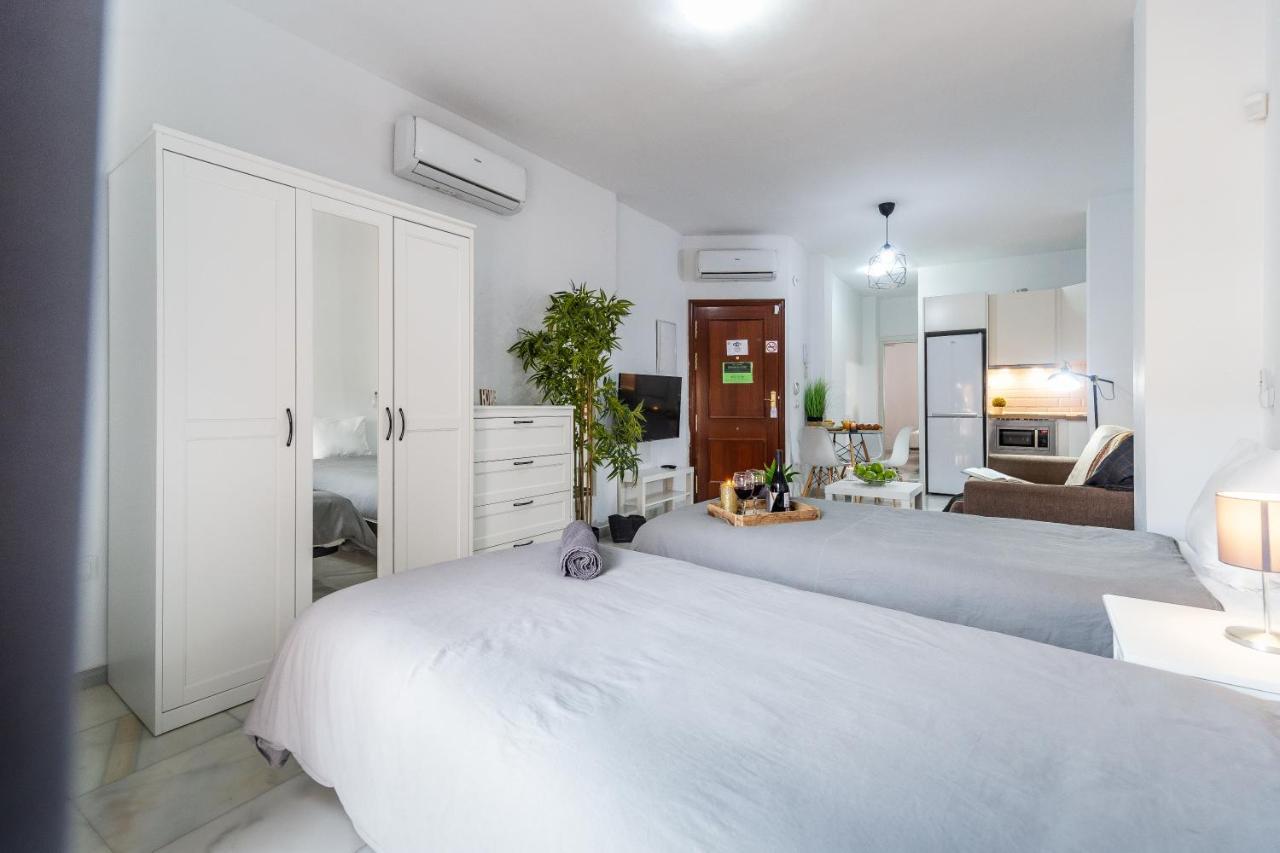 Apartamentos Marmoles Malaga Center Екстериор снимка